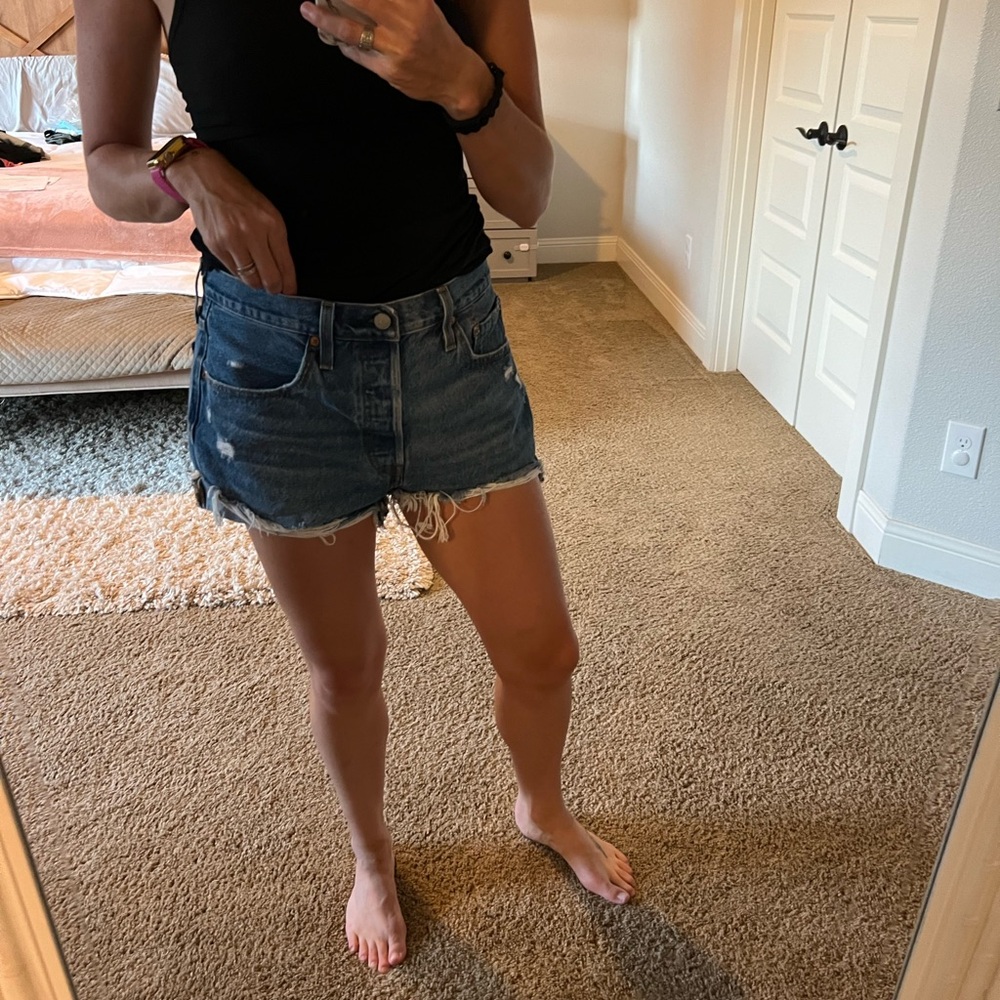 Women’s Levi’s 501 cutoff Jean shorts, size 31